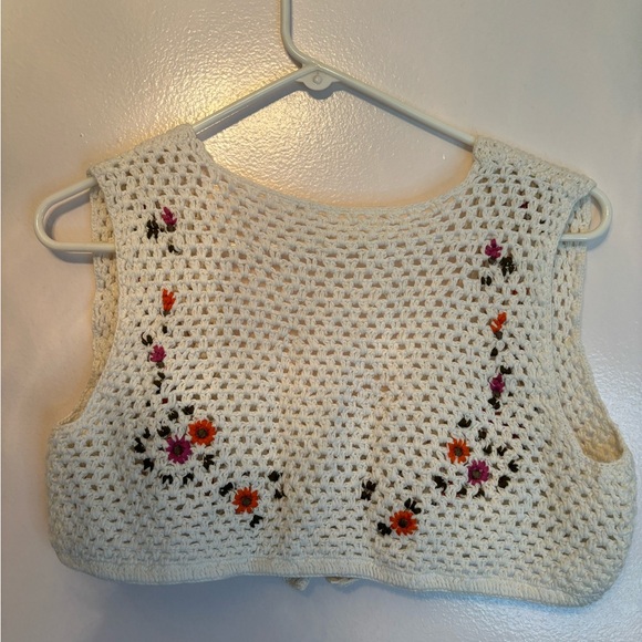 Crochet floral top - Picture 5 of 5